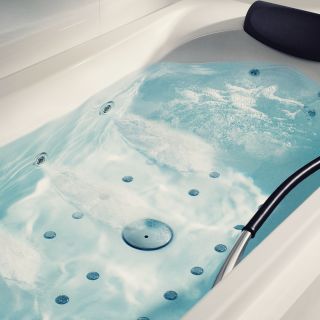 Česká výroba masážních a vířivých van s barevným osvětlením. Naše masážní vany nabízejí plynulou regulaci masáže vodním...
